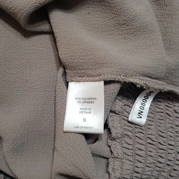 Tan blouse - Picture 7 of 7